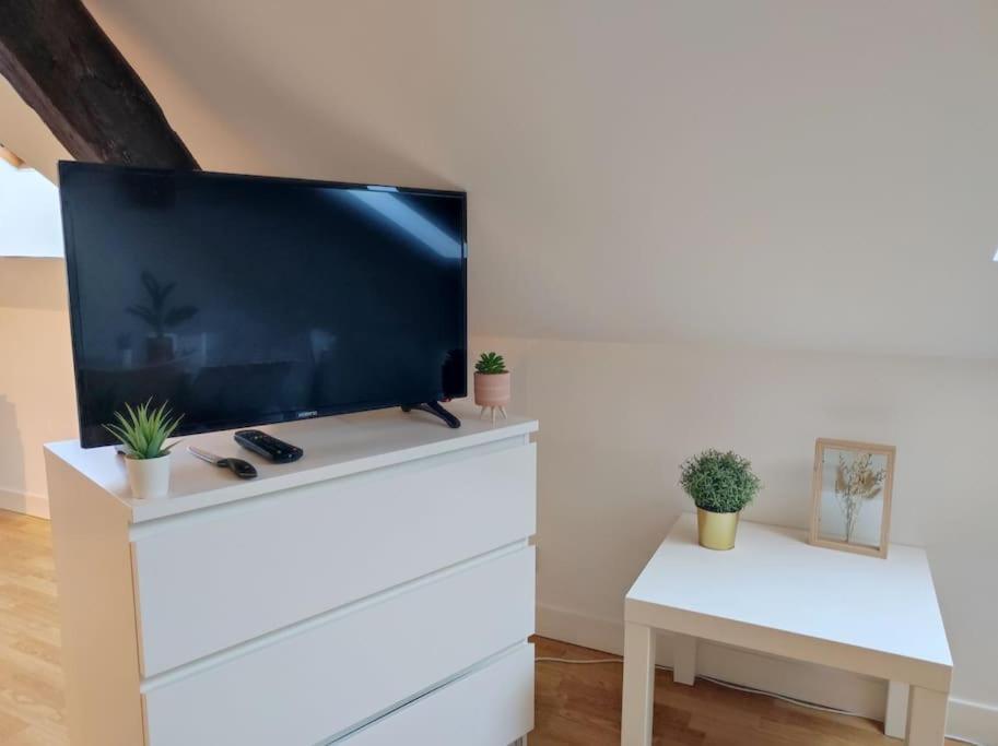 Paisible Duplex Au Centre-Ville لو مان المظهر الخارجي الصورة